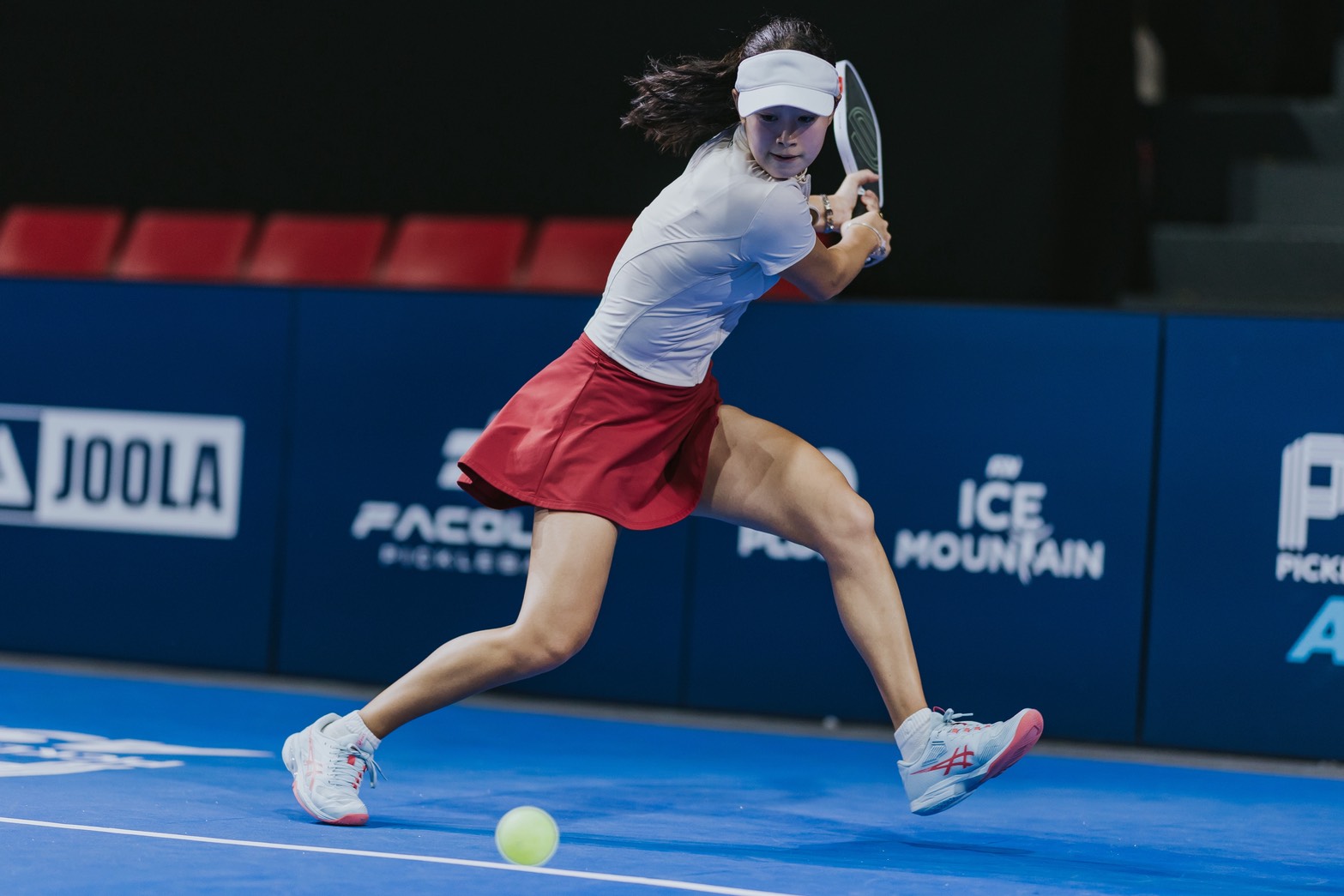 佐脇京（Kei Sawaki）・吉冨愛子 ― ポイント後のハイタッチ｜女子ダブルス・PPA ASIA 500 Leapmotor Singapore Open 2026